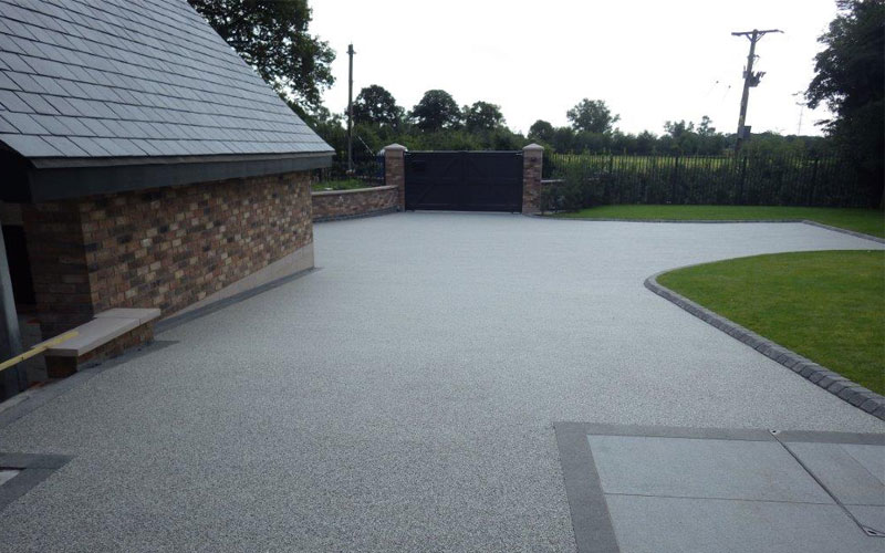 a sophisticated resin bound driveway